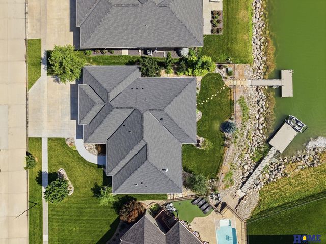 720 N 100th Street, Lincoln, NE 68527