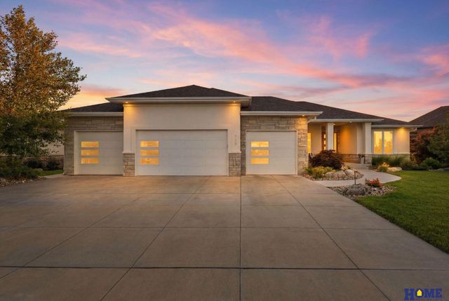 720 N 100th Street, Lincoln, NE 68527