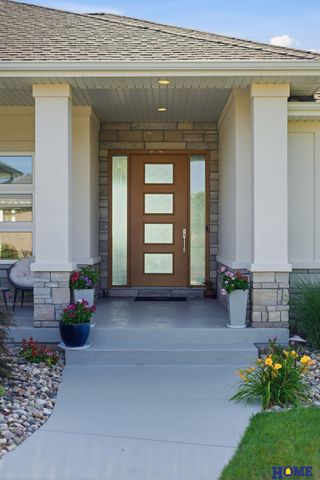 720 N 100th Street, Lincoln, NE 68527