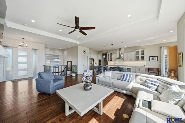 720 N 100th Street, Lincoln, NE 68527