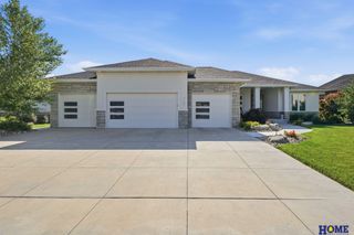 720 N 100th Street, Lincoln, NE 68527