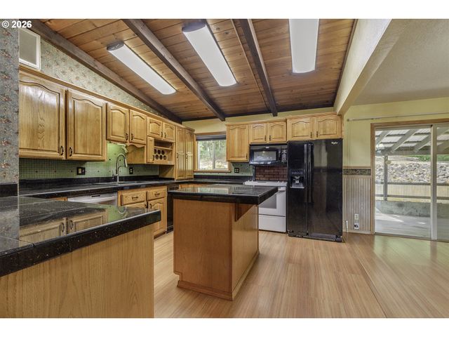 48500 Nw OPPENLANDER Ln, Forest Grove, OR 97116