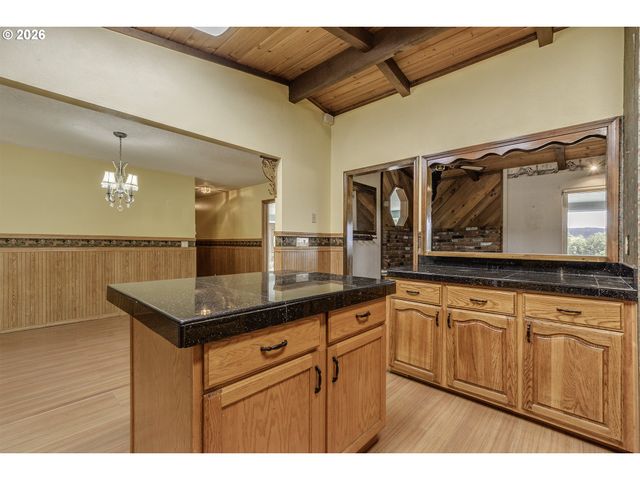 48500 Nw OPPENLANDER Ln, Forest Grove, OR 97116