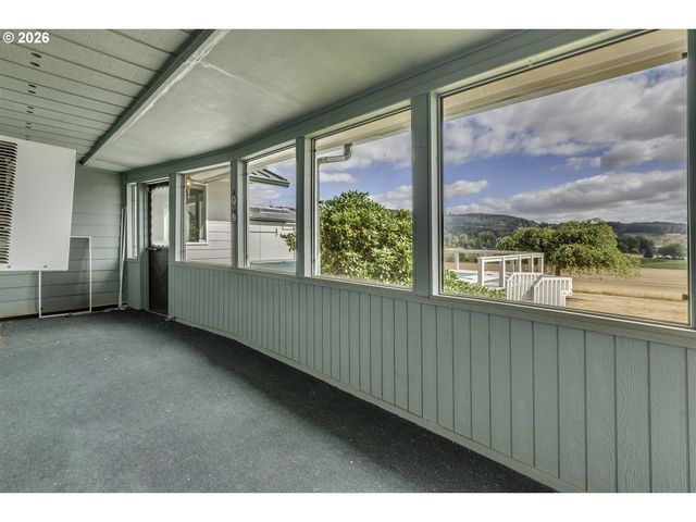 48500 Nw OPPENLANDER Ln, Forest Grove, OR 97116