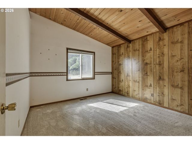 48500 Nw OPPENLANDER Ln, Forest Grove, OR 97116