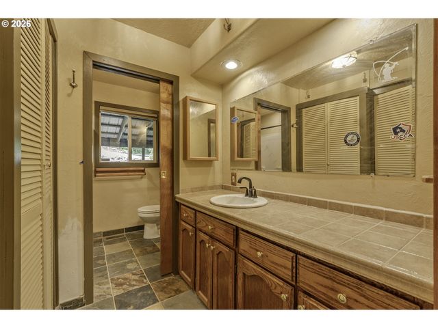 48500 Nw OPPENLANDER Ln, Forest Grove, OR 97116