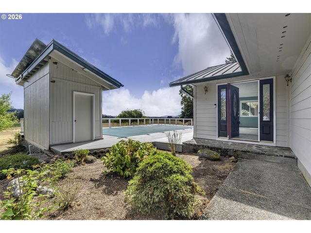 48500 Nw OPPENLANDER Ln, Forest Grove, OR 97116