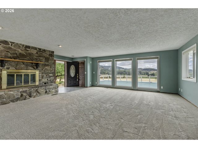 48500 Nw OPPENLANDER Ln, Forest Grove, OR 97116