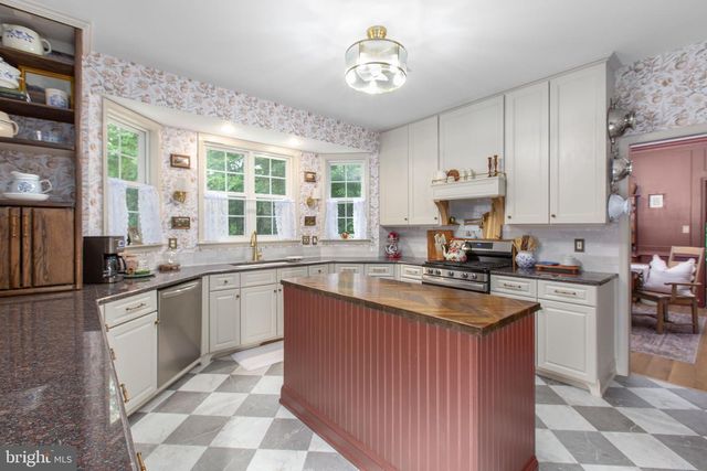 68 COAKLEY LN, Fredericksburg, VA 22406