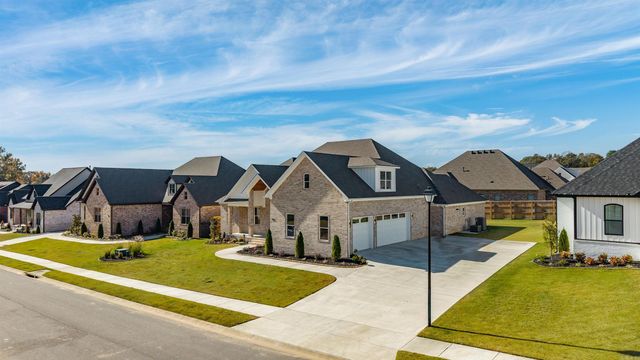 1645 Nantucket, Conway, AR 72034