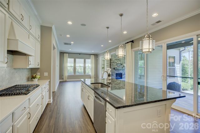 15512 Aviary Orchard Way, Charlotte, NC 28278