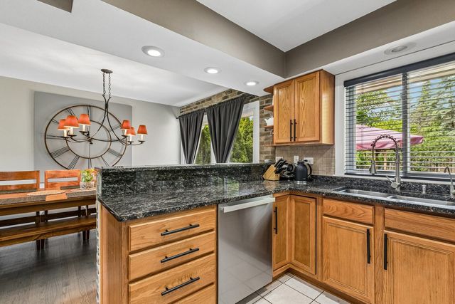 914 N Elmhurst Road, Prospect Heights, IL 60070