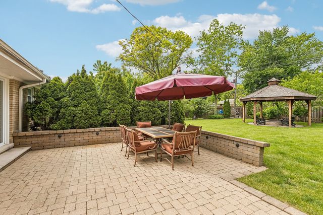 914 N Elmhurst Road, Prospect Heights, IL 60070