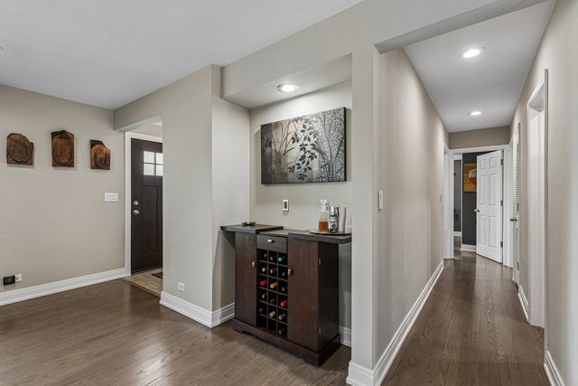 914 N Elmhurst Road, Prospect Heights, IL 60070