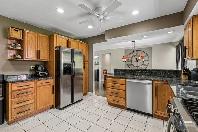 914 N Elmhurst Road, Prospect Heights, IL 60070