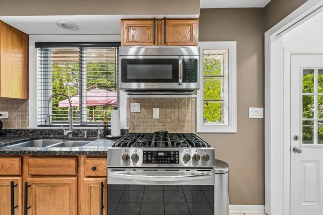 914 N Elmhurst Road, Prospect Heights, IL 60070