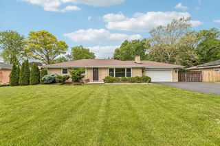 914 N Elmhurst Road, Prospect Heights, IL 60070