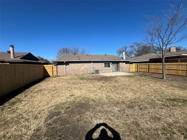 1310 Whiteoak Drive, Garland, TX 75040