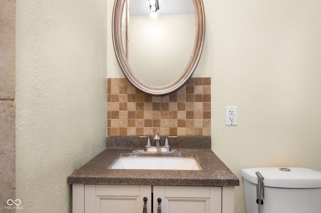 4206 Ridgeway Avenue, Columbus, IN 47203