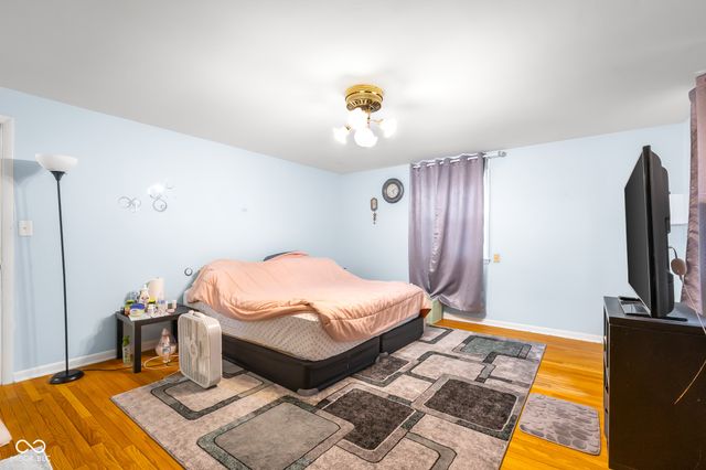 4206 Ridgeway Avenue, Columbus, IN 47203