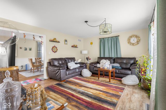 4206 Ridgeway Avenue, Columbus, IN 47203