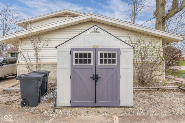 4206 Ridgeway Avenue, Columbus, IN 47203