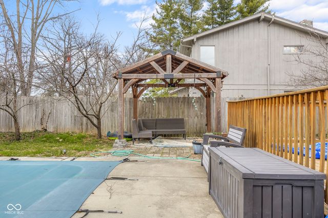 4206 Ridgeway Avenue, Columbus, IN 47203