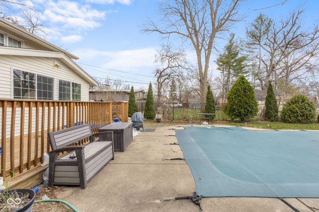 4206 Ridgeway Avenue, Columbus, IN 47203