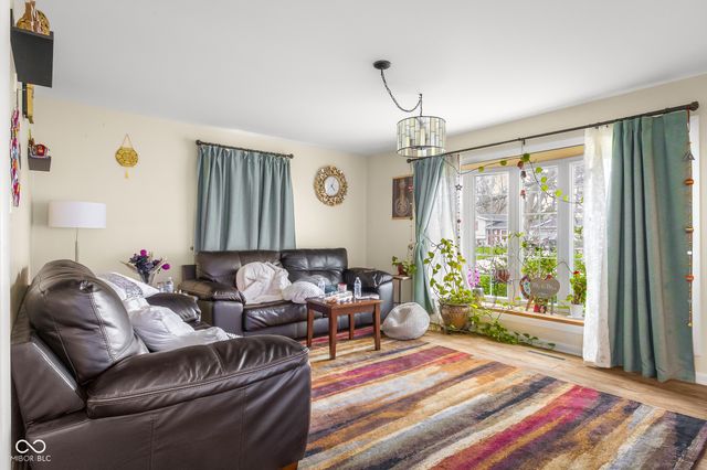 4206 Ridgeway Avenue, Columbus, IN 47203