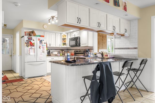 4206 Ridgeway Avenue, Columbus, IN 47203