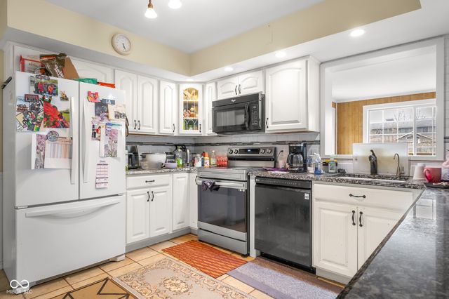 4206 Ridgeway Avenue, Columbus, IN 47203