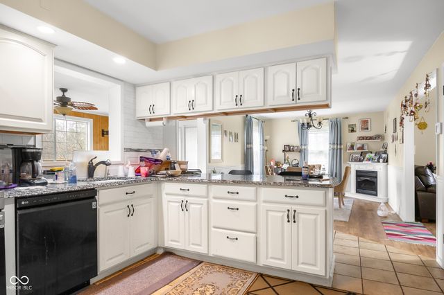 4206 Ridgeway Avenue, Columbus, IN 47203