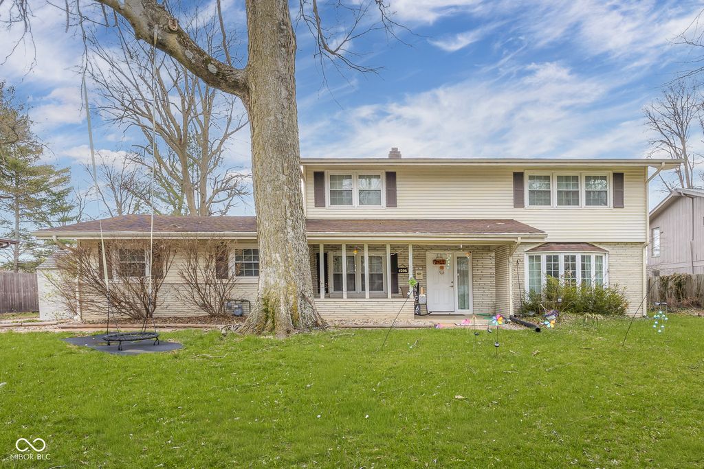 4206 Ridgeway Avenue, Columbus, IN 47203
