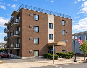 589 Broadway 4, Revere, MA 02151
