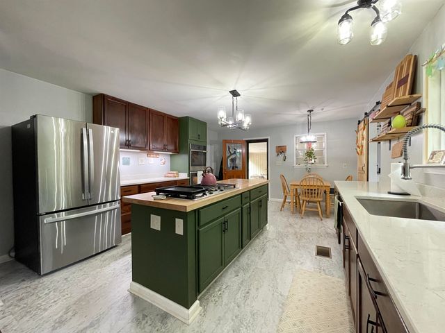 7754 DEER LAKE DR, Millington, TN 38053