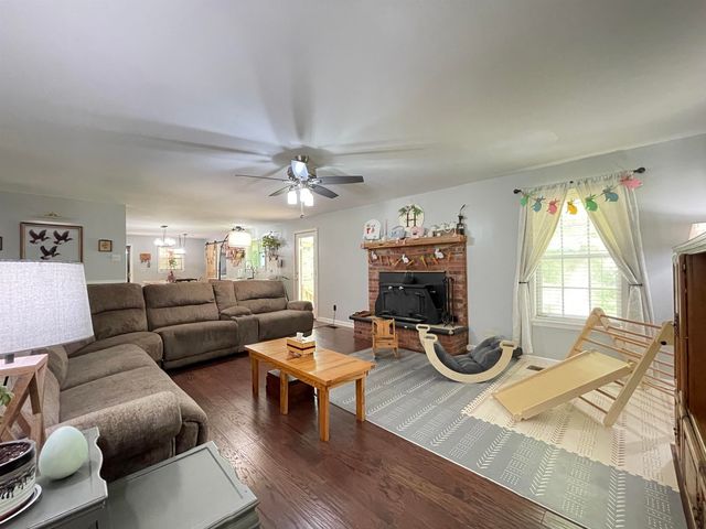 7754 DEER LAKE DR, Millington, TN 38053