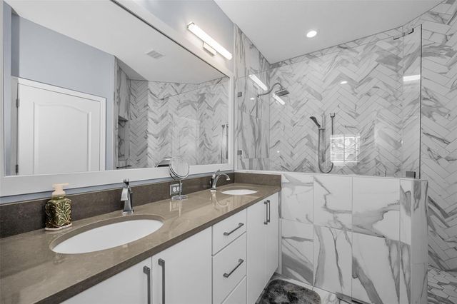 5721 HERONPARK PLACE, Lithia, FL 33547