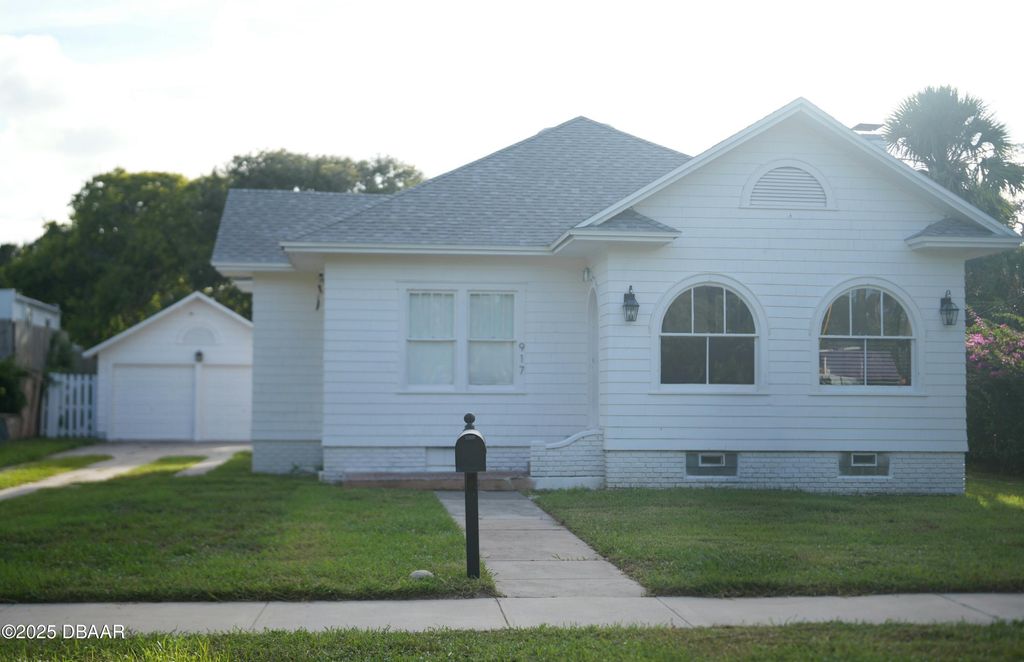 915 & 917 N Oleander Avenue, Daytona Beach, FL 32118