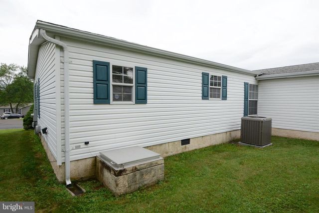 96 WILLOW LN, Sellersville, PA 18960