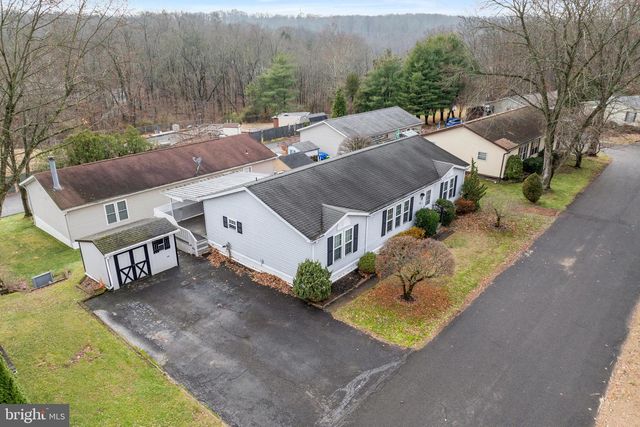 907 LAKEVIEW DR, Green Lane, PA 18054