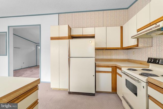 907 LAKEVIEW DR, Green Lane, PA 18054