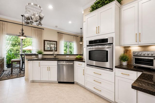 974 Mill Creek Drive, Palm Beach Gardens, FL 33410