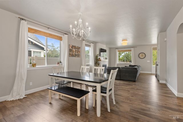 365 N Tullshire Ave., Eagle, ID 83616