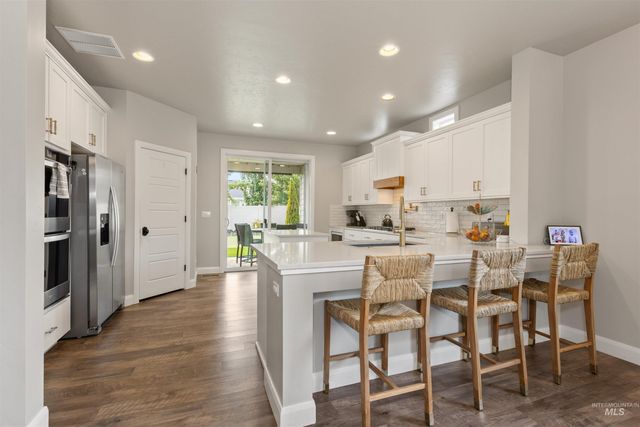 365 N Tullshire Ave., Eagle, ID 83616