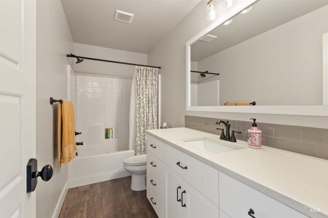 365 N Tullshire Ave., Eagle, ID 83616