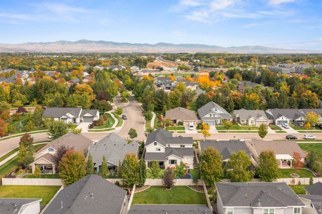 365 N Tullshire Ave., Eagle, ID 83616