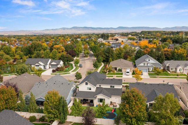 365 N Tullshire Ave., Eagle, ID 83616