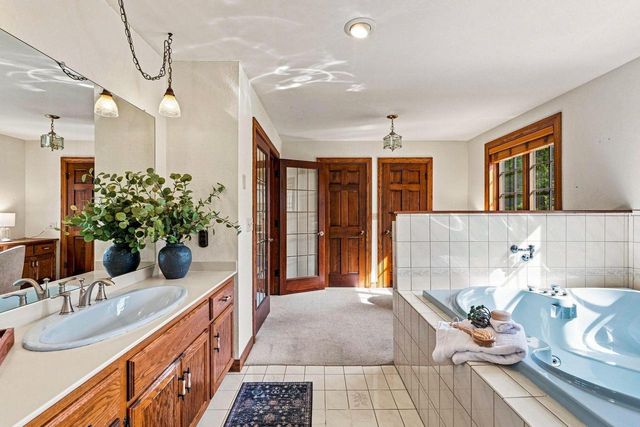 6151 O'Connell STREET, Hartford, WI 53027