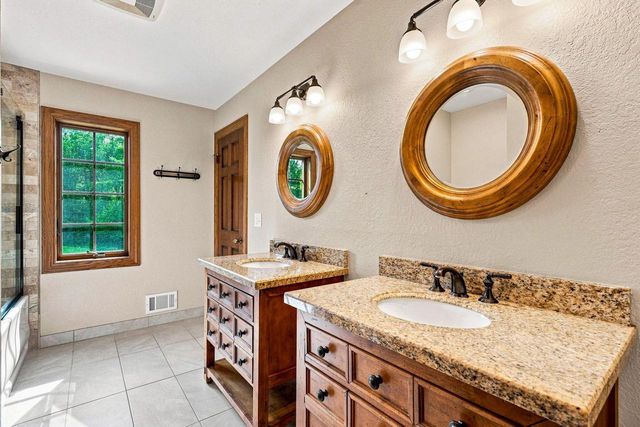 6151 O'Connell STREET, Hartford, WI 53027