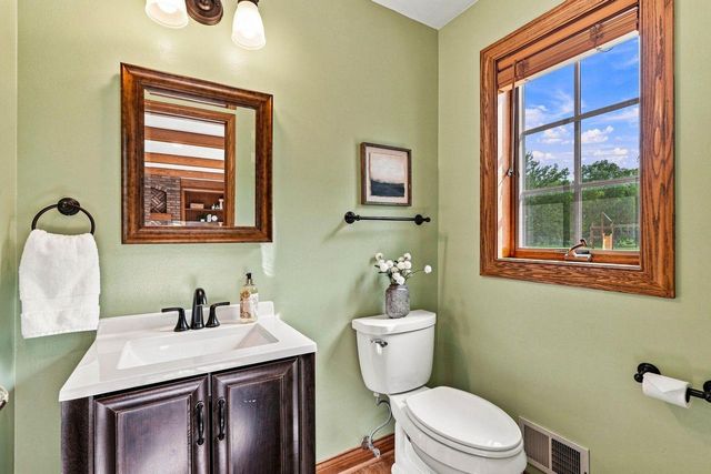 6151 O'Connell STREET, Hartford, WI 53027